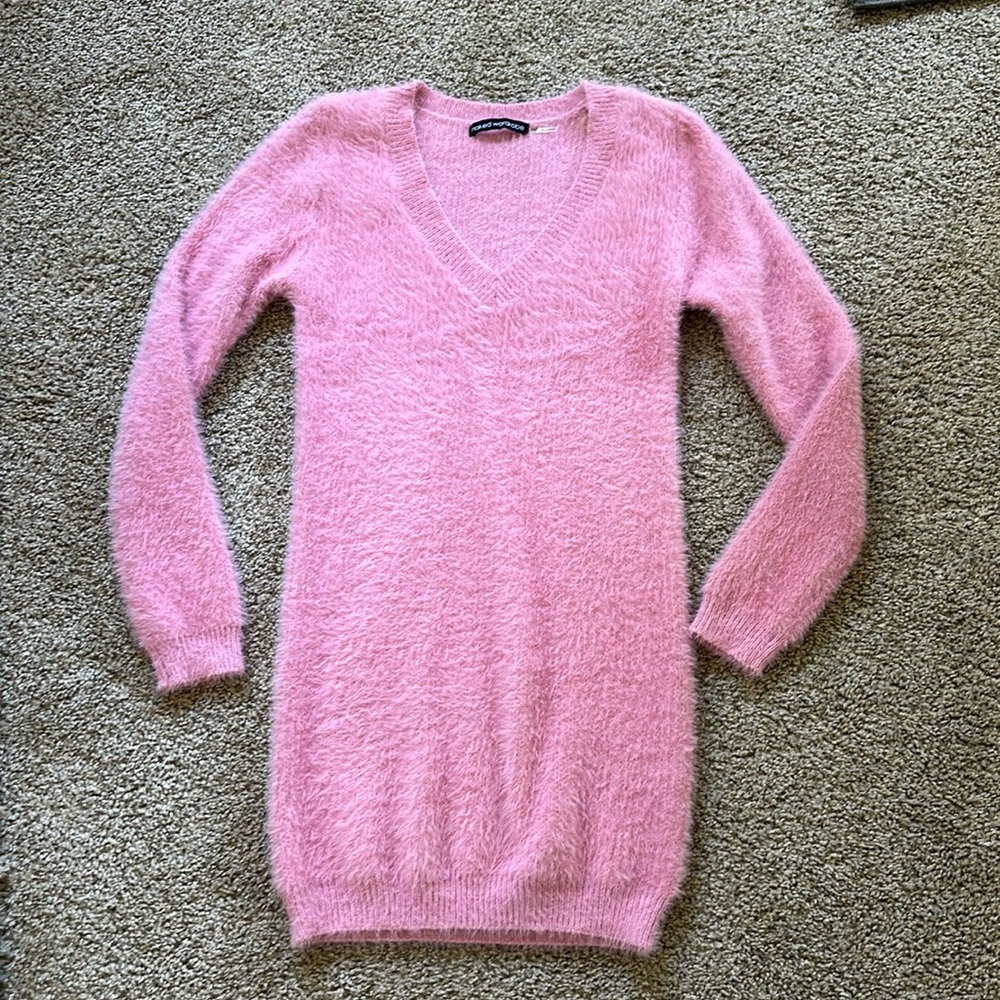 𝐍𝐚𝐤𝐞𝐝 𝐖𝐚𝐫𝐝𝐫𝐨𝐛𝐞 Pink Sweater Dress Tunic V-Neck Fuzzy Size Large
